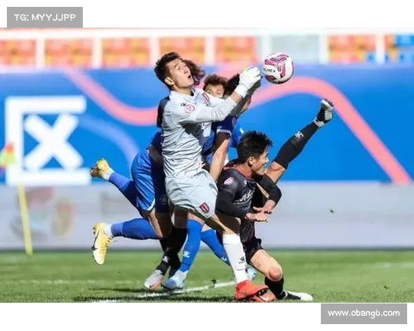 成都河南战成平局 阿奇姆彭中柱周定洋错失良机两队握手言和 成都河南战成平局 阿奇姆彭中柱周定洋错失良机两队握手言和